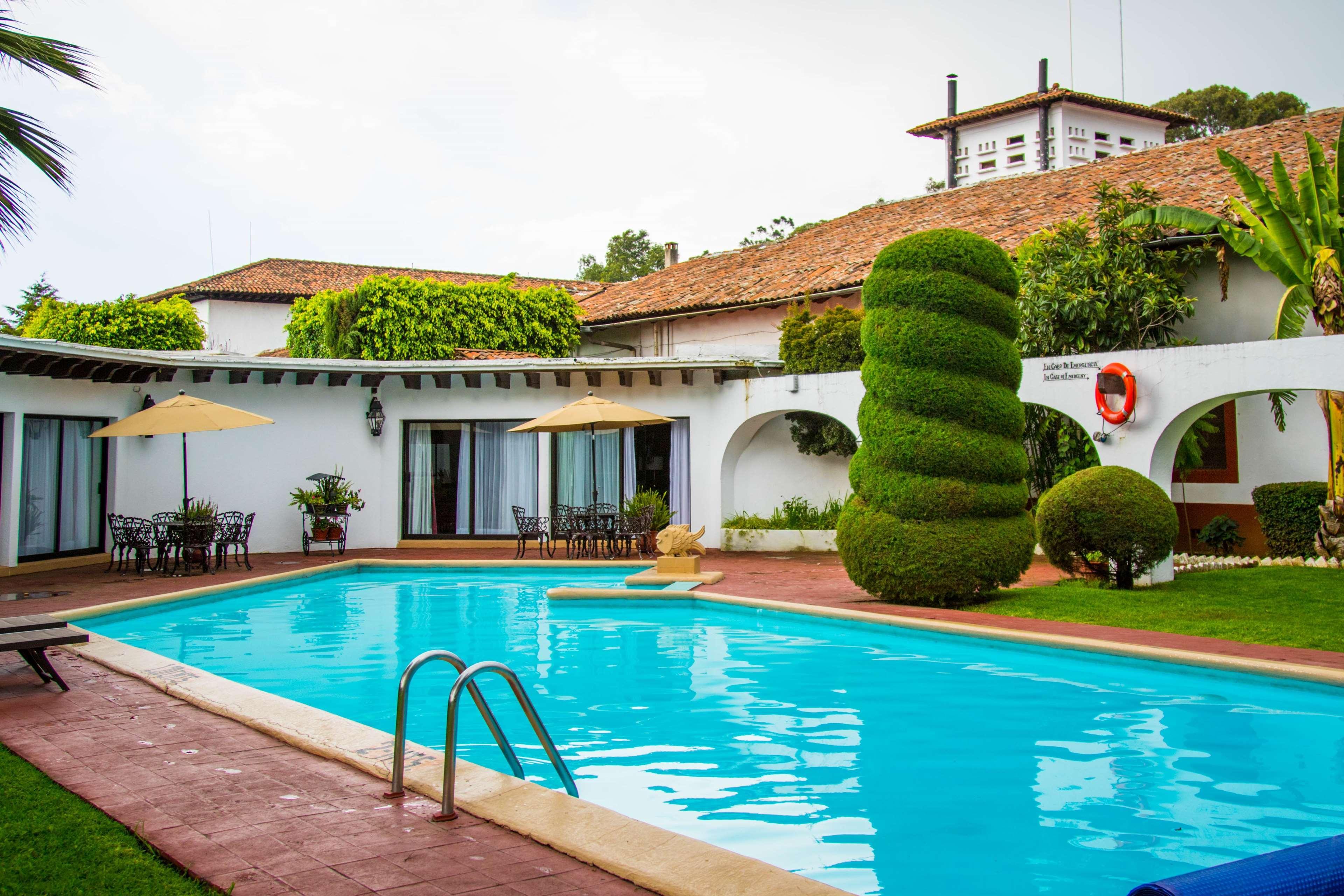 Best Western Plus Posada De Don Vasco Pátzcuaro Esterno foto Swimming pool at the hotel