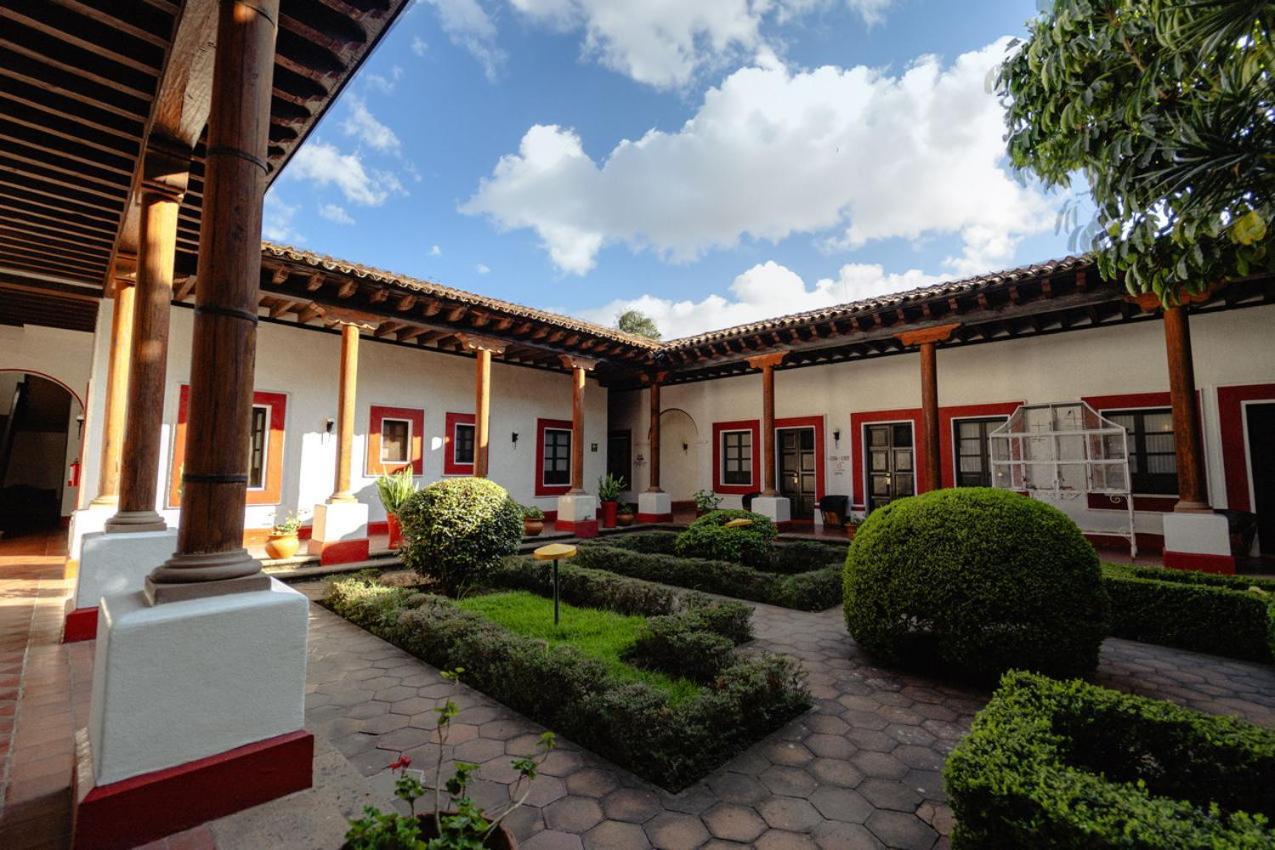 Best Western Plus Posada De Don Vasco Pátzcuaro Esterno foto The patio of the house